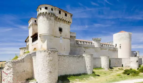 Cuéllar Castle - Albuquerque Castle