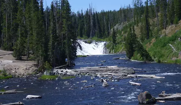 Lewis River and Lewis Falls