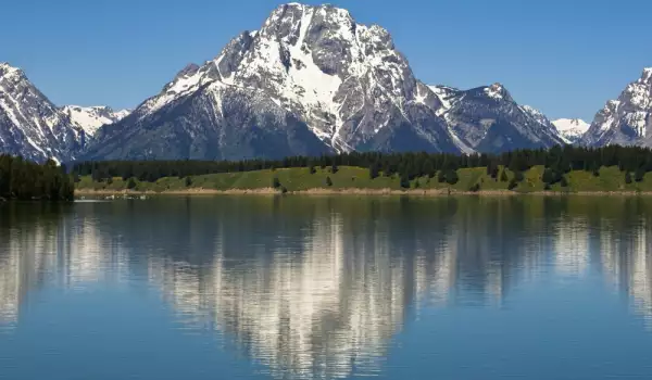 Jackson Lake and Mount Morraine