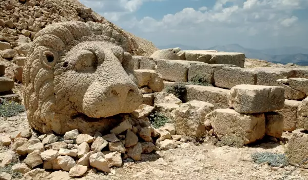 Mount Nemrut Tomb