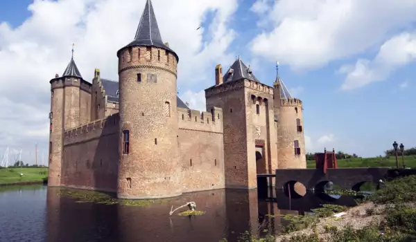 Muiderslot Castle - Castle Muiden