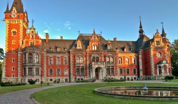 Plawniowice Palace