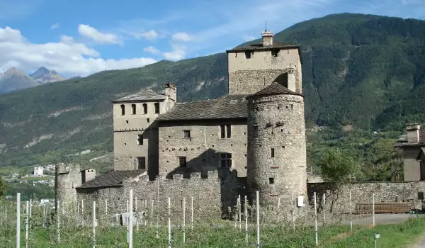 Sarriod Castle - Sarriod de la Tour