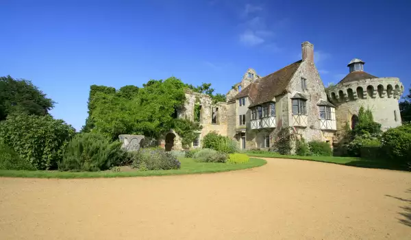 Castle of Scotney