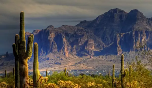 Superstition Mountains, Arizona