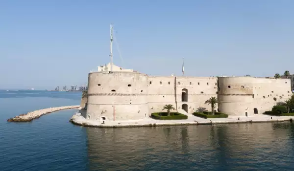 Taranto Aragon Castle