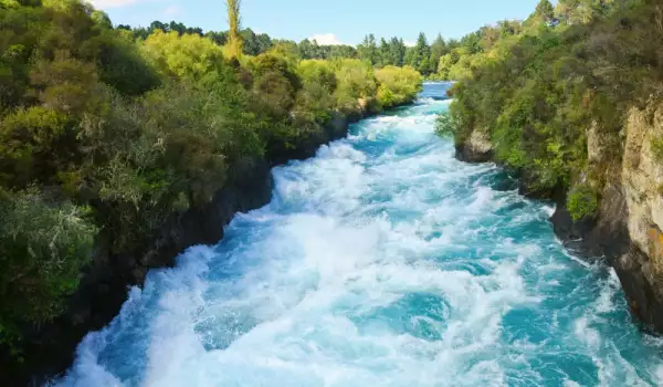 Waikato River, Huka Falls